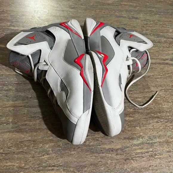Jordan true flight 342964-123 infrared 23 grey & white sneakers